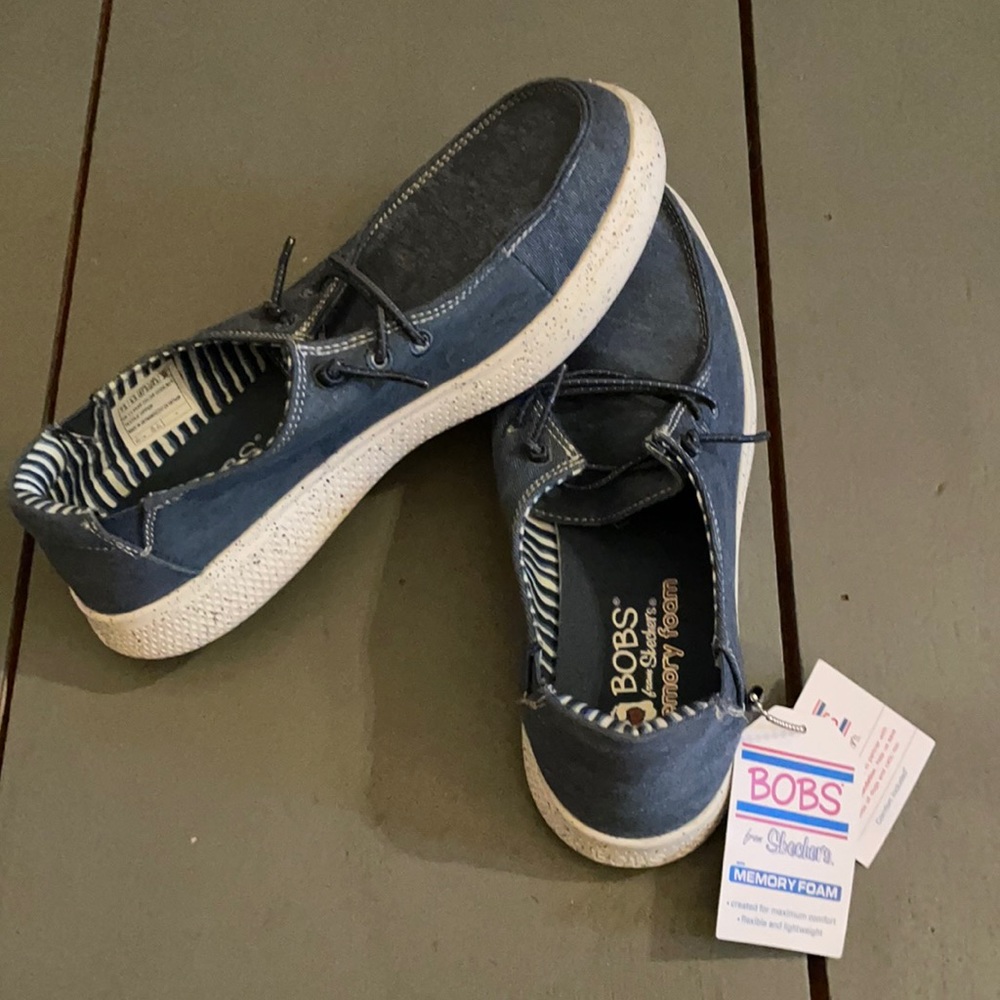 Bobs from Sketchers women’s size 7.5 blue slip on “Skipper” oxford style shoes
